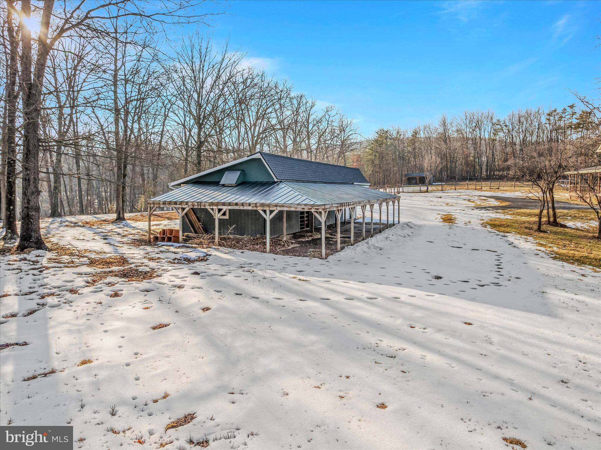 344 Tub Run Hollow Road Hedgesville, WV 25427 - Photo 72 of 85 Barn