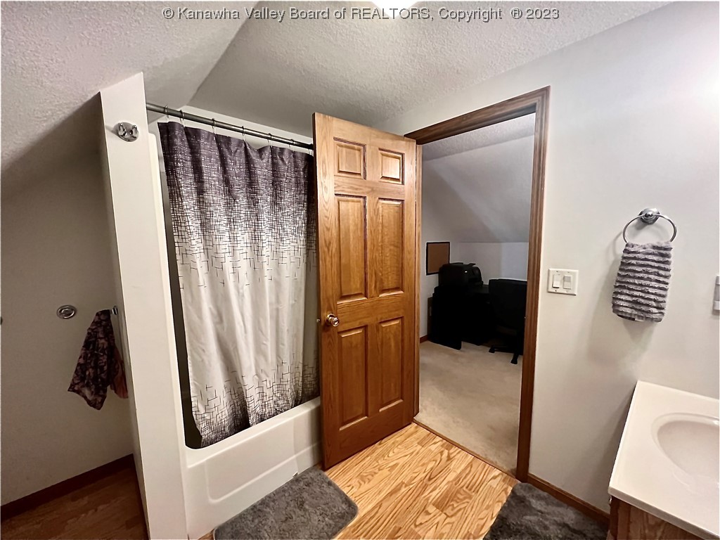 7691 Sandhill Road Point Pleasant, WV 25550 - Photo 20 of 31 2ND FLOOR FULL BATHROOM