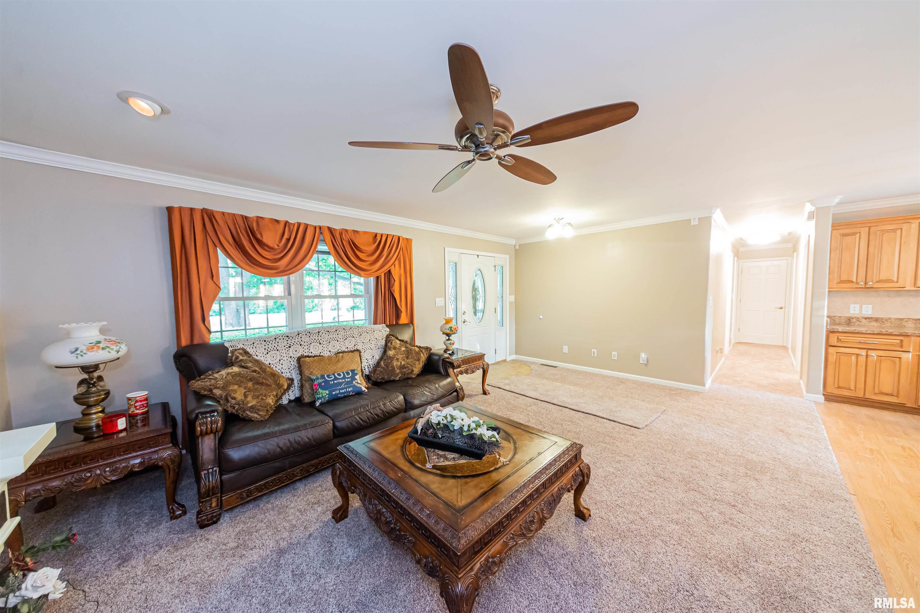 12667 Rend City Road Benton, IL 62812 - Photo 8 of 41