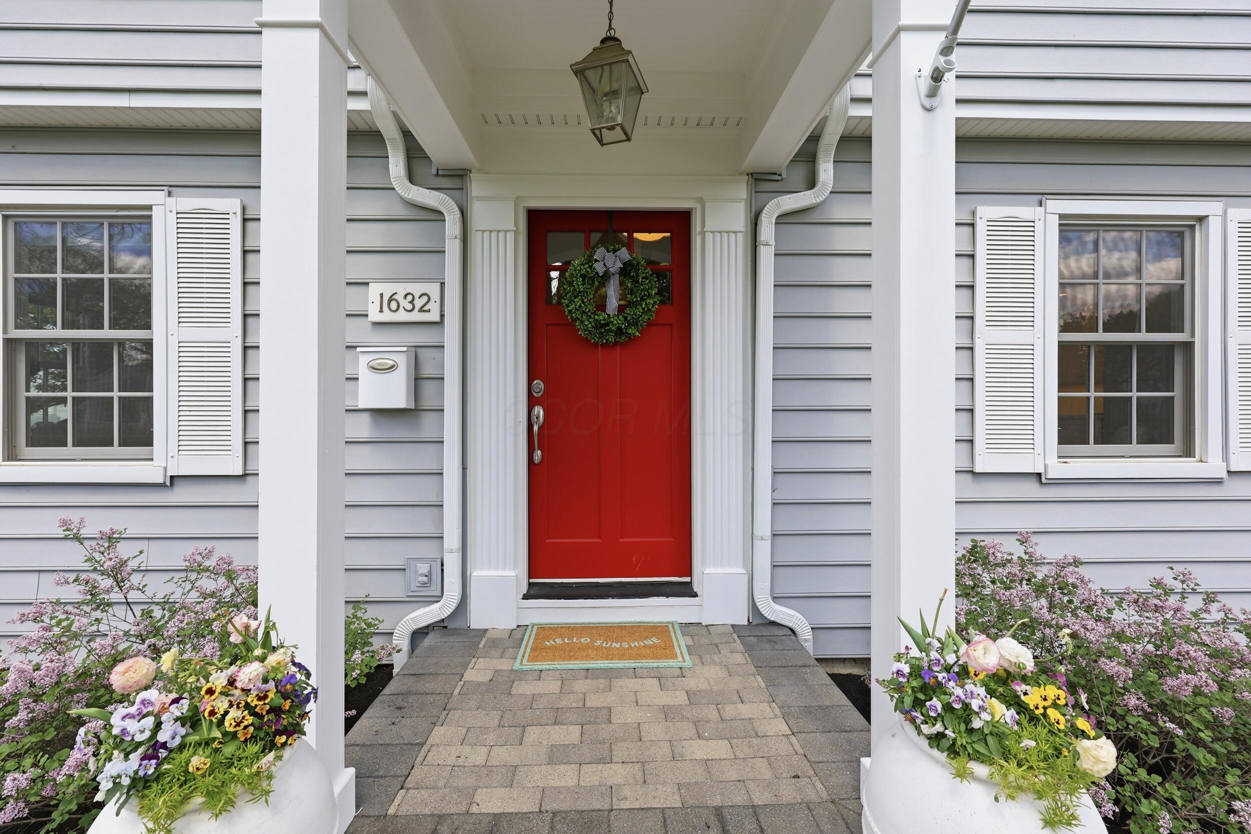1632 Grenoble Road Columbus, OH 43221 - Photo 3 of 34 Front Porch
