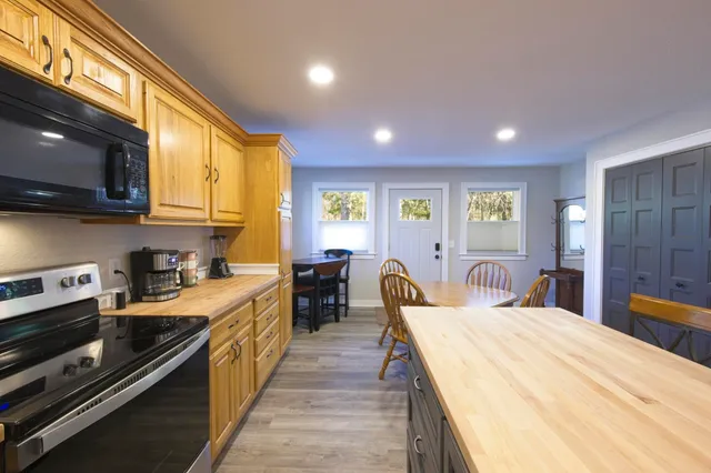 $405,000 | S5687 Old Lake Road, Baraboo, WI 53913