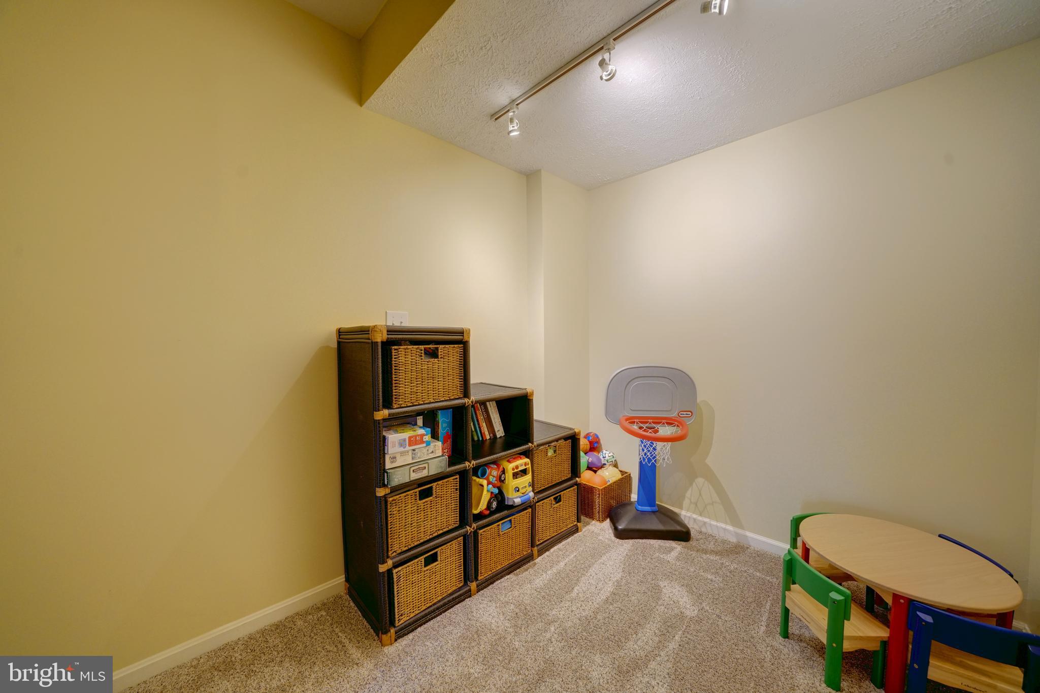 9309 Ridings Way Laurel, MD 20723 - Photo 37 of 60 Gallery Image 37