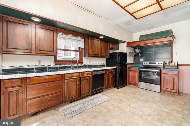a bedroom with a bed and a cabinets