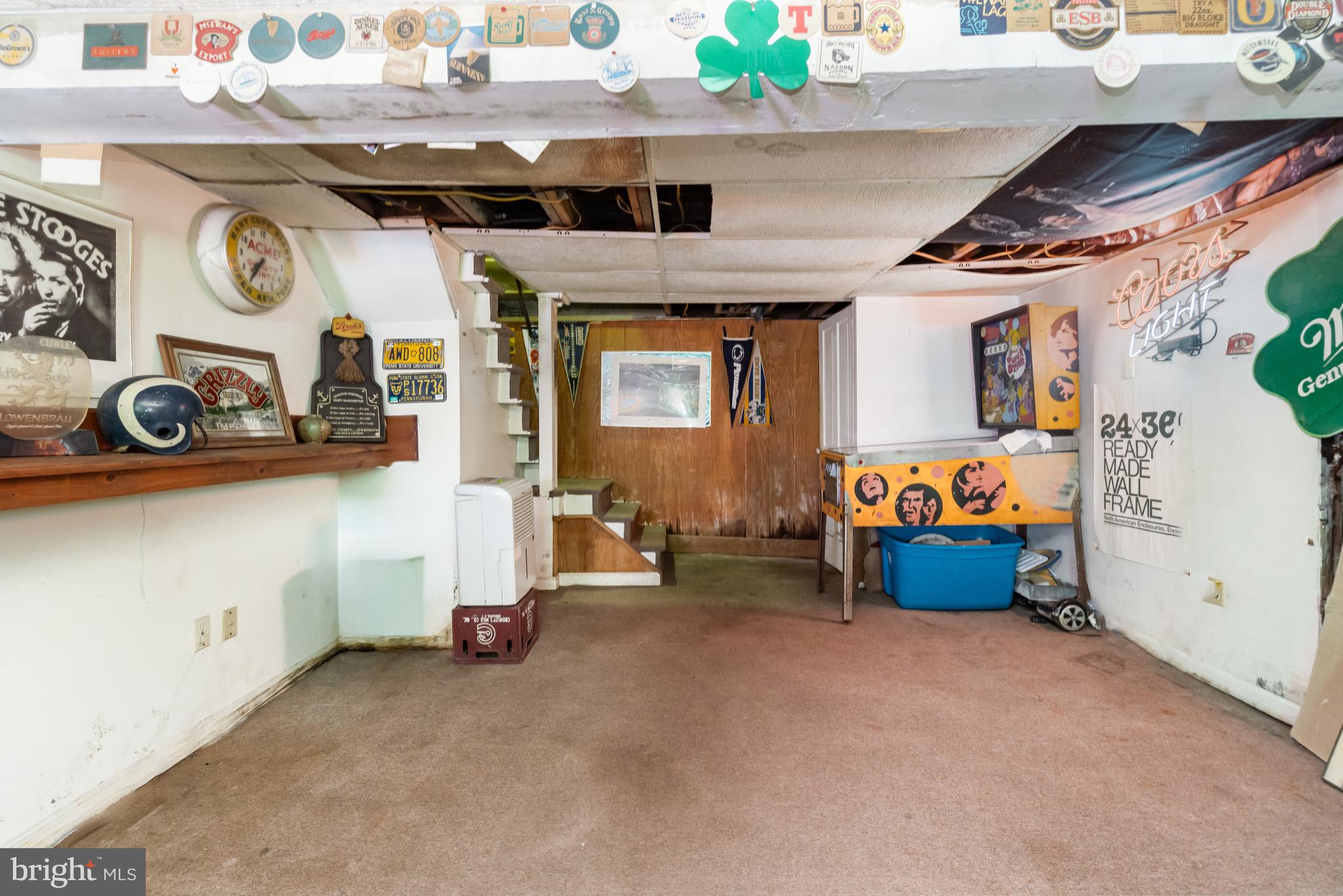 162 Swatara Road Shenandoah, PA 17976 - Photo 22 of 37 a view of livingroom with furniture and toys