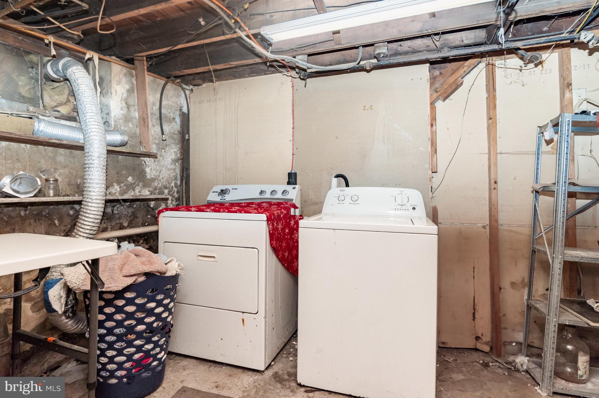162 Swatara Road Shenandoah, PA 17976 - Photo 24 of 37 a utility room with dryer and washer