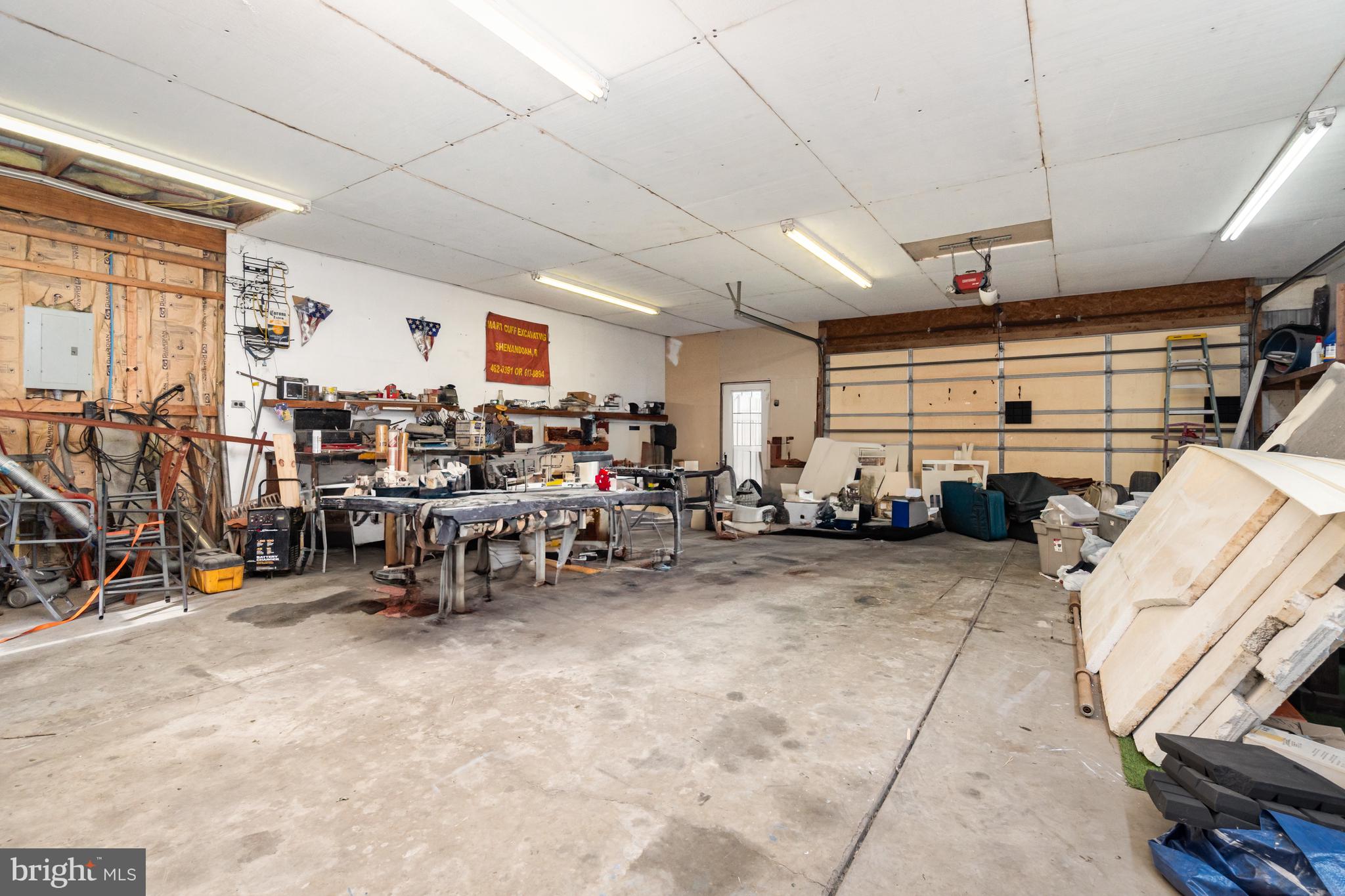 162 Swatara Road Shenandoah, PA 17976 - Photo 25 of 37 a view of a garage with cars