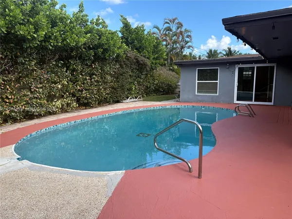 $4,250 | 3617 Cleveland Street, Hollywood, FL 33021