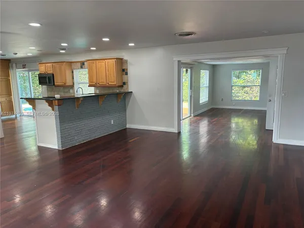 $4,250 | 3617 Cleveland Street, Hollywood, FL 33021