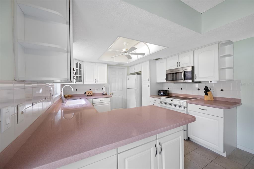 12465 Monarch Circle Seminole, FL 33772 - Photo 12 of 25