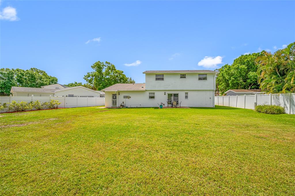 12465 Monarch Circle Seminole, FL 33772 - Photo 2 of 25