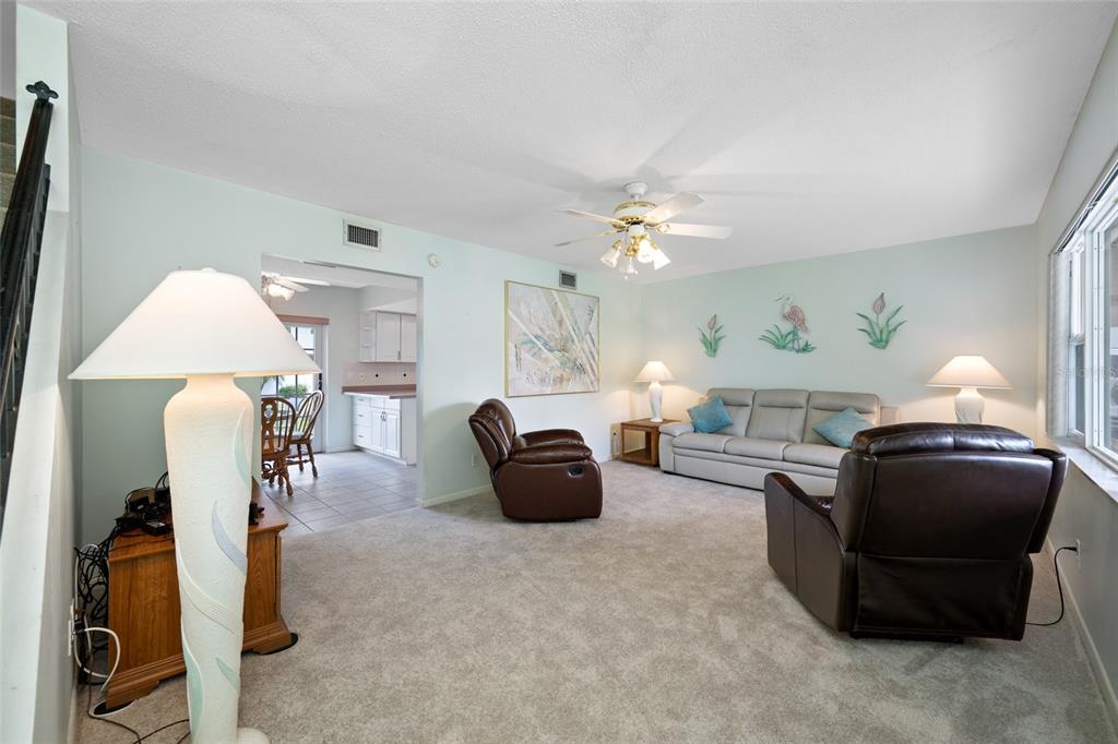 12465 Monarch Circle Seminole, FL 33772 - Photo 8 of 25