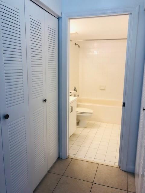 2011 Renaissance Boulevard, Unit 103 Miramar, FL 33025 - Photo 12 of 25 a bathroom with a bathtub