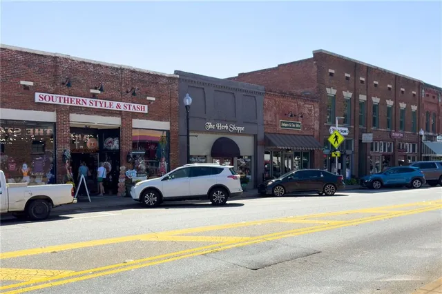 $264,900 | 147 Chastain Drive, Cartersville, GA 30120