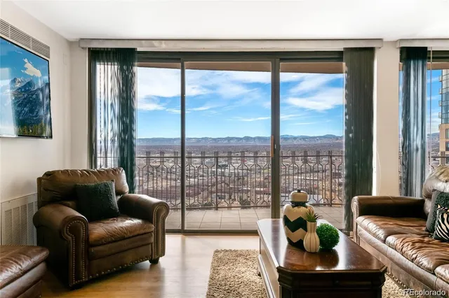 $1,200,000 | 1020 15th Street, Unit 42A, Denver, CO 80202