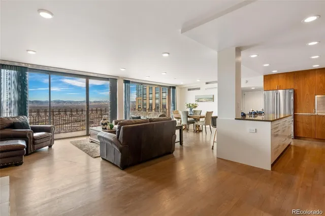 $1,200,000 | 1020 15th Street, Unit 42A, Denver, CO 80202