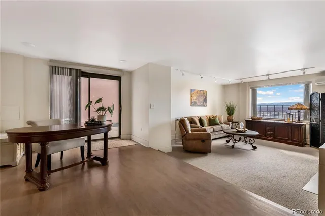 $1,200,000 | 1020 15th Street, Unit 42A, Denver, CO 80202
