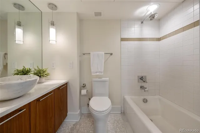 $1,200,000 | 1020 15th Street, Unit 42A, Denver, CO 80202