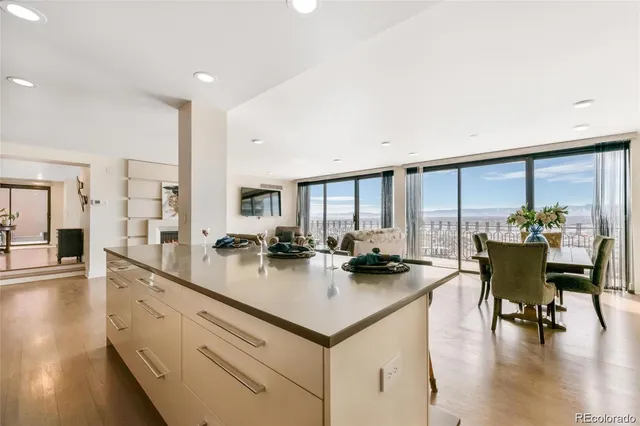 $1,200,000 | 1020 15th Street, Unit 42A, Denver, CO 80202
