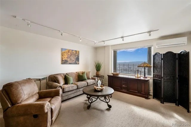 $1,200,000 | 1020 15th Street, Unit 42A, Denver, CO 80202