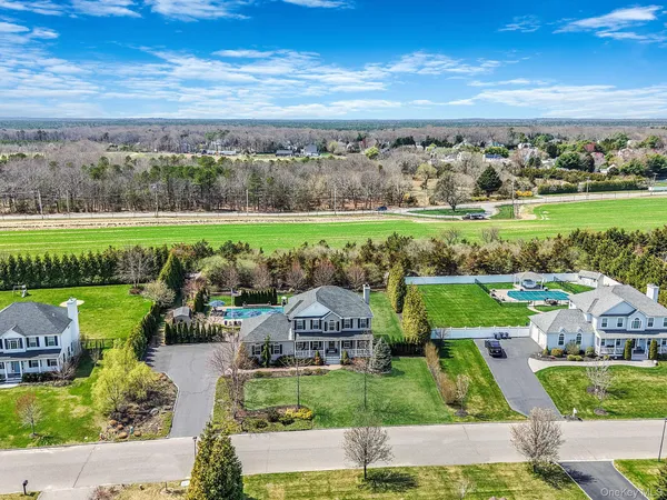 $949,996 | 98 Calverton Court, Wading River, NY 11792