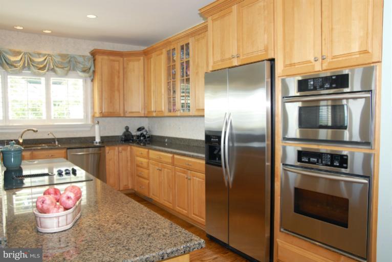 1136 River Bay Road Annapolis, MD 21409 - Photo 25 of 30 Kitchen has granite counters & KitchenAid appls