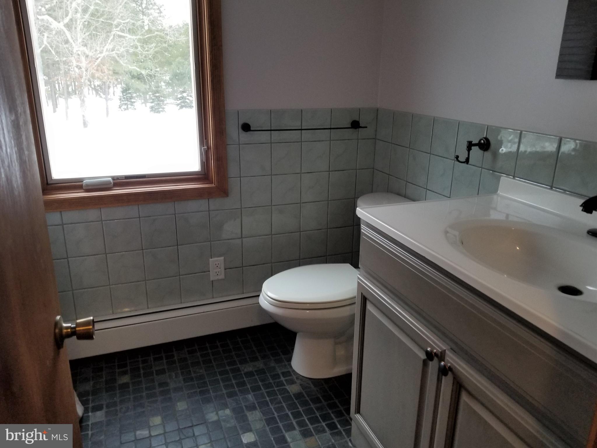 34 Bunker Hill Road Shamong, NJ 08088 - Photo 25 of 34 Upstairs full bath w/ tub shower