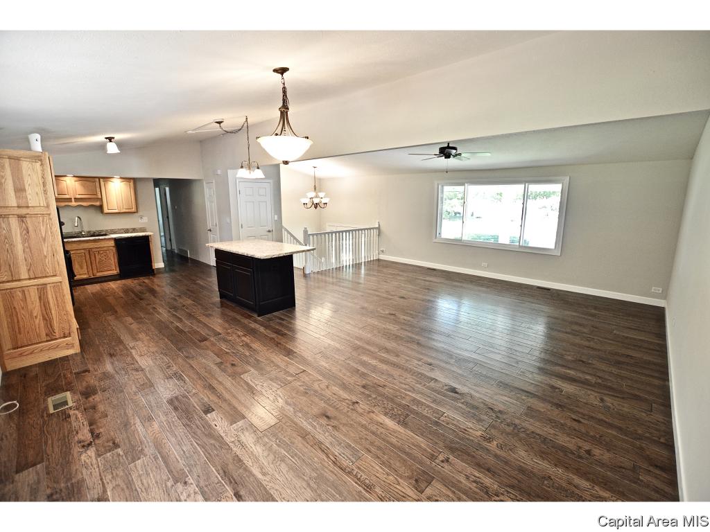 22 Towle Road Divernon, IL 62530 - Photo 7 of 36