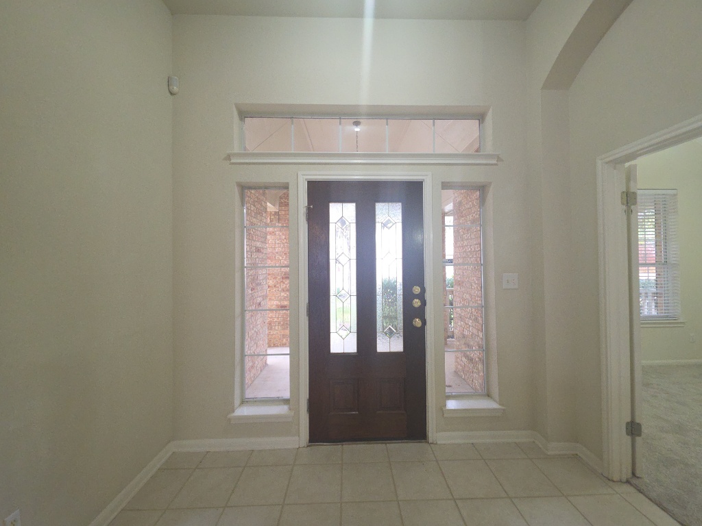 2013 Inverness Drive Round Rock, TX 78681 - Photo 5 of 26 Entry