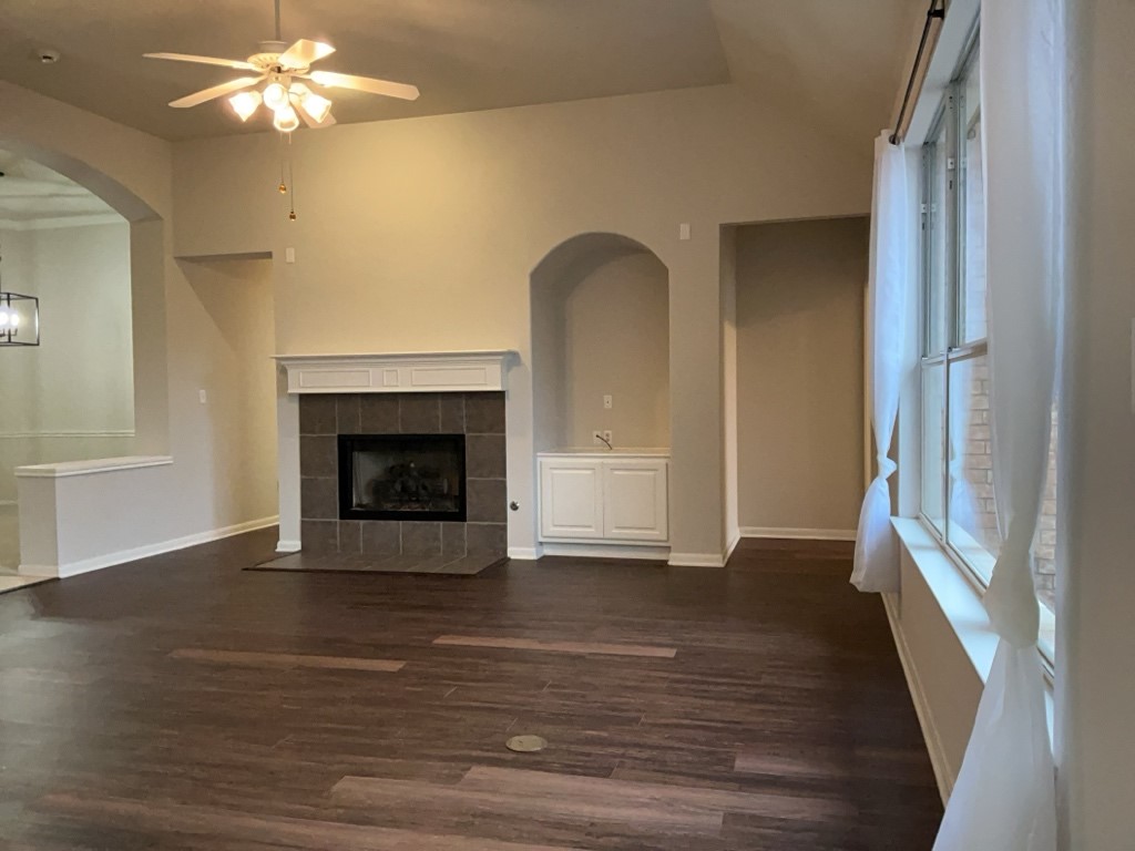 2013 Inverness Drive Round Rock, TX 78681 - Photo 9 of 26 Living room with gas log fireplace