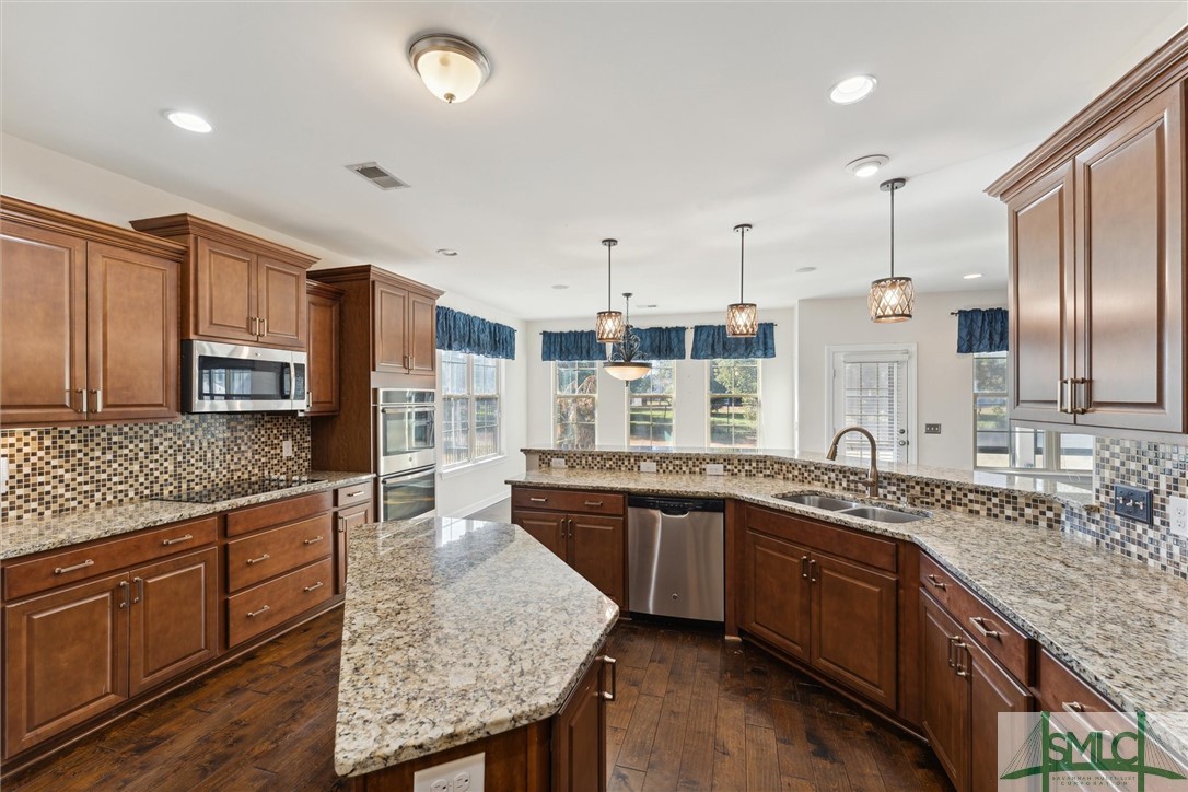 77 RedWall Circle Savannah, GA 31407 - Photo 13 of 41 Kitchen