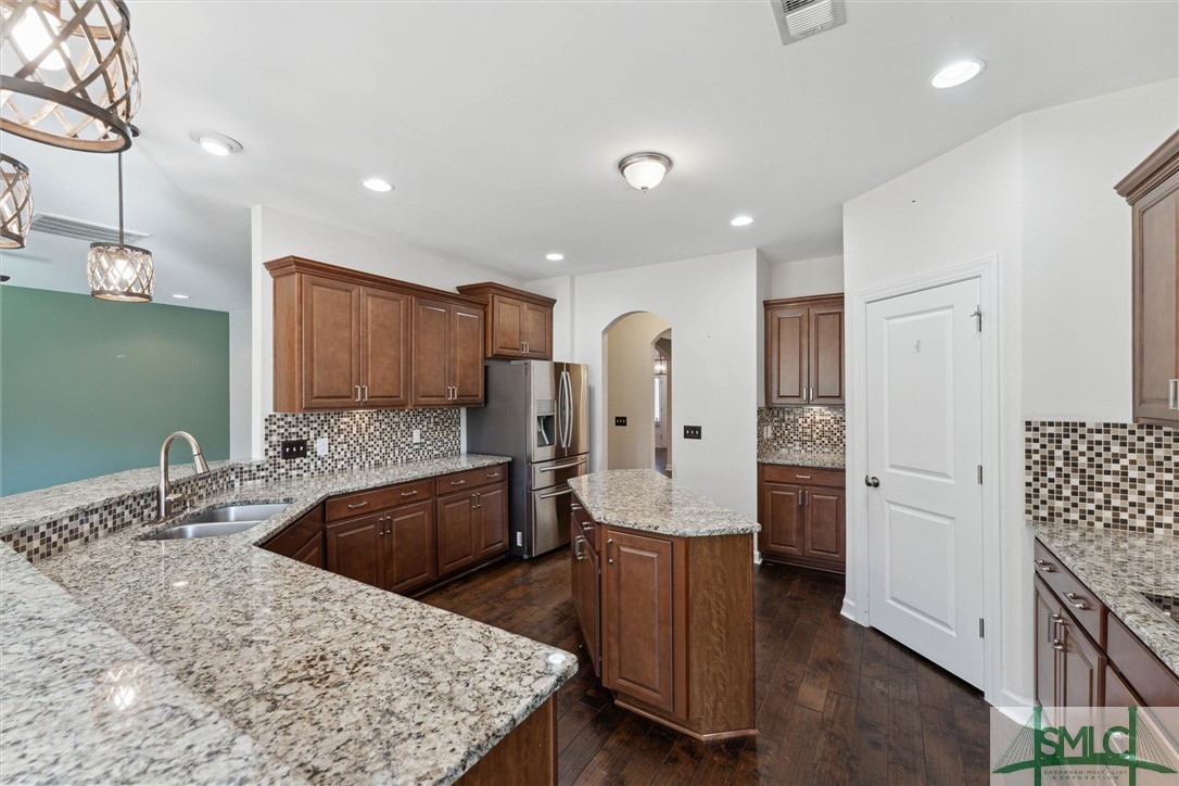 77 RedWall Circle Savannah, GA 31407 - Photo 15 of 41 Kitchen