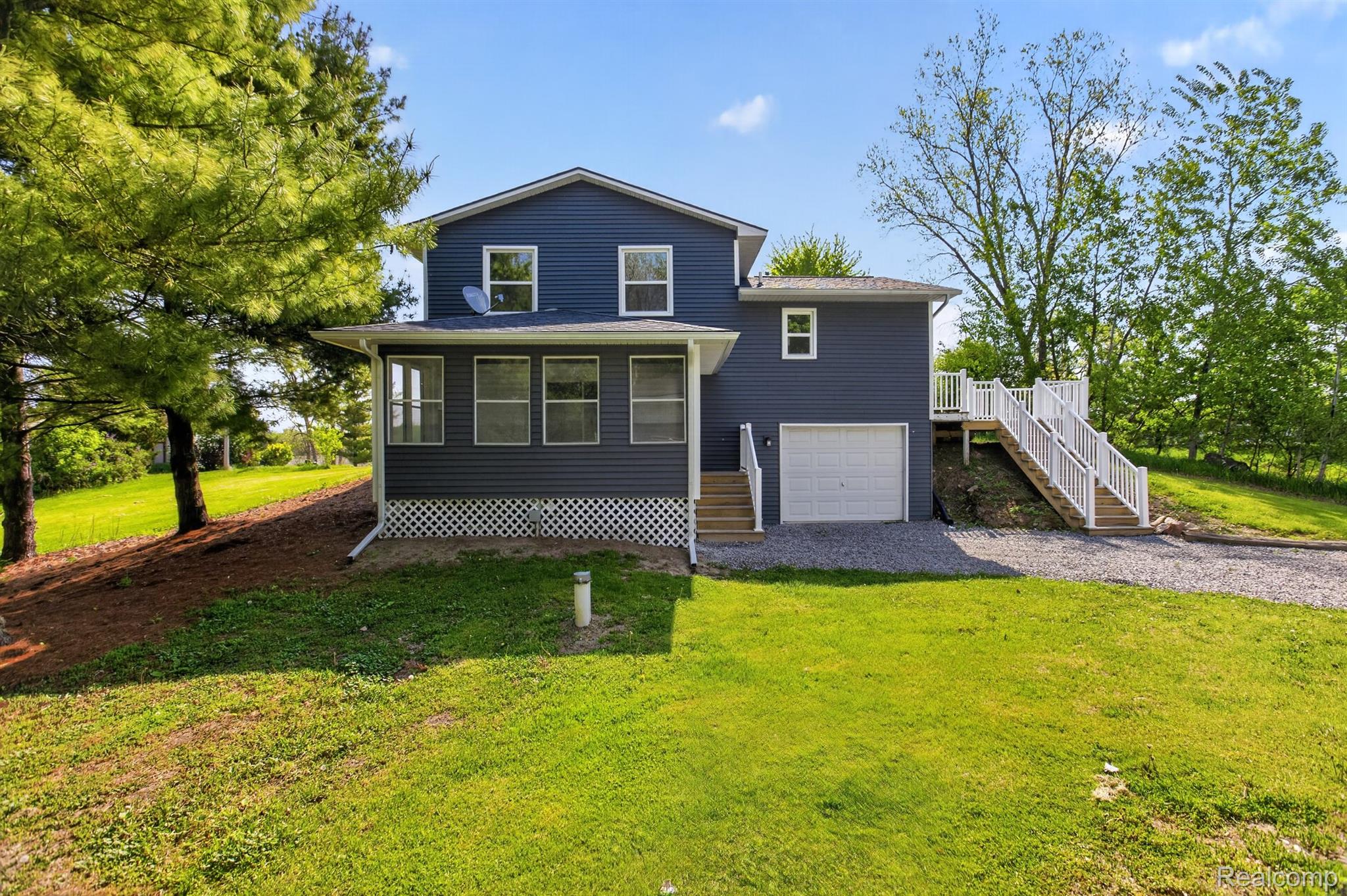 1215 North Oak Road Davison, MI 48423 - Photo 3 of 37