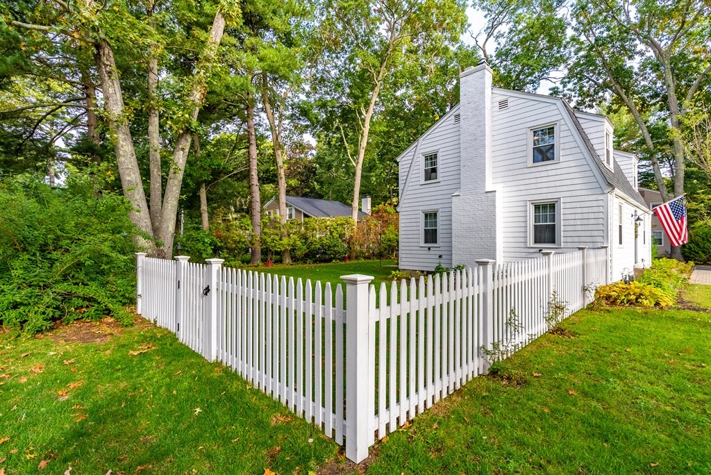 334 New Meadow Road Barrington, RI 02806 - Photo 3 of 20 Gallery Image 3