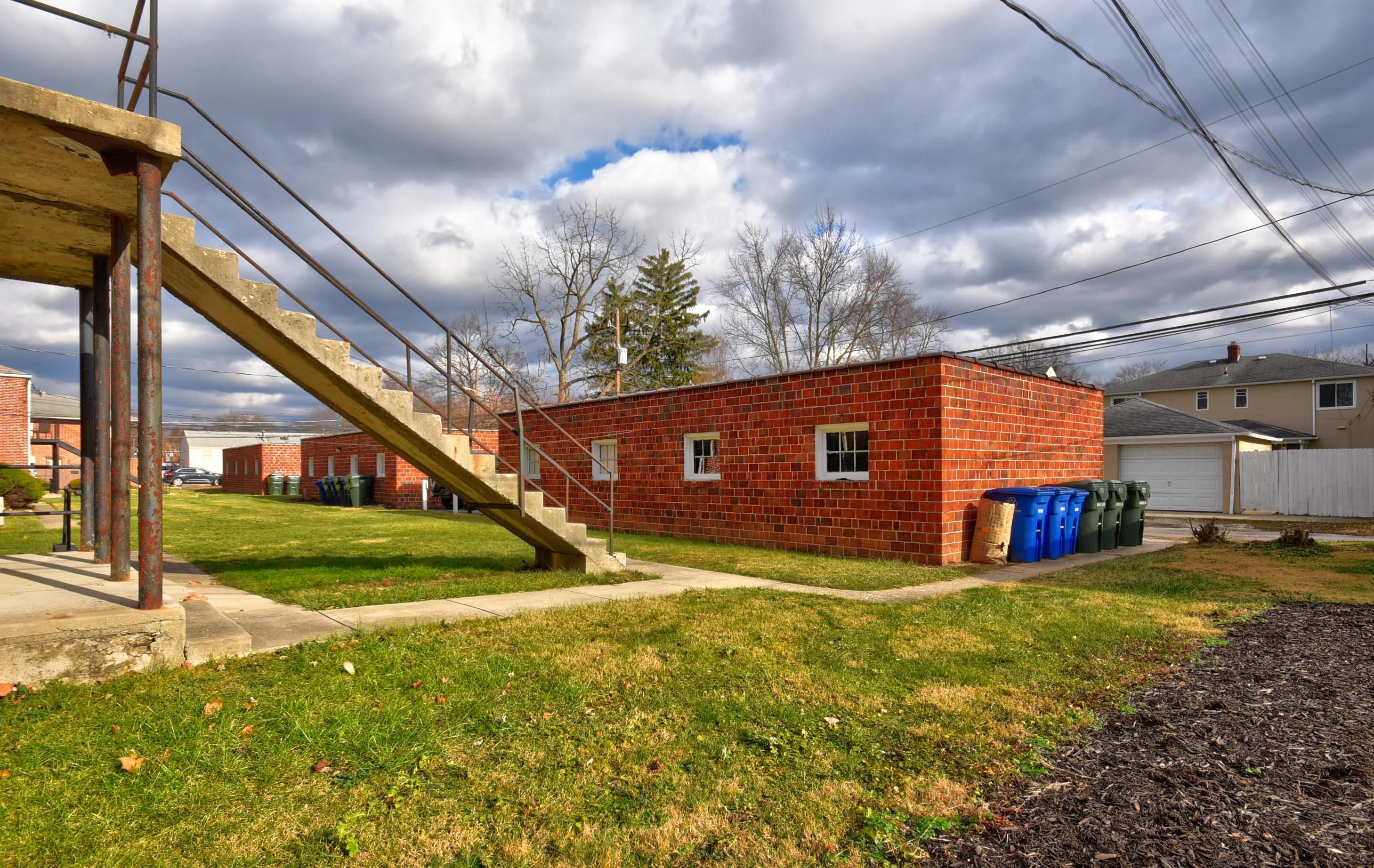 722 Kenwick Road, Unit D Columbus, OH 43209 - Photo 4 of 25 Exterior (4)