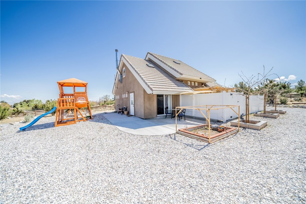 10022 Silver Rock Road Pinon Hills, CA 92372 - Photo 2 of 48