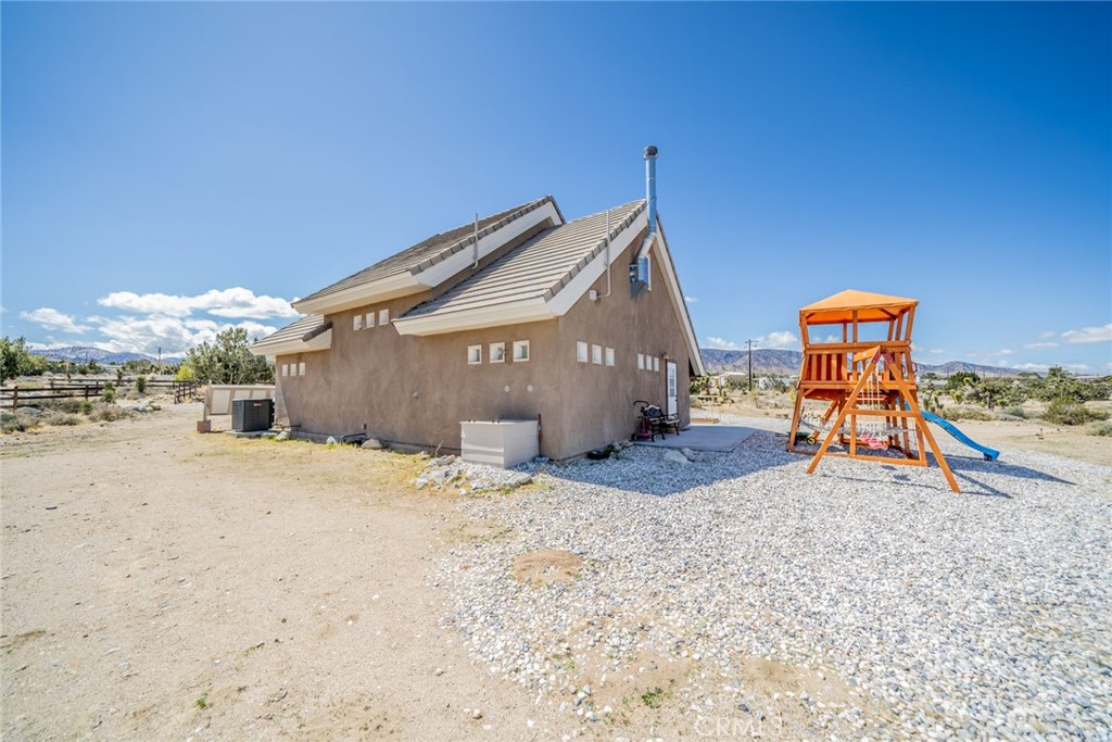 10022 Silver Rock Road Pinon Hills, CA 92372 - Photo 3 of 48
