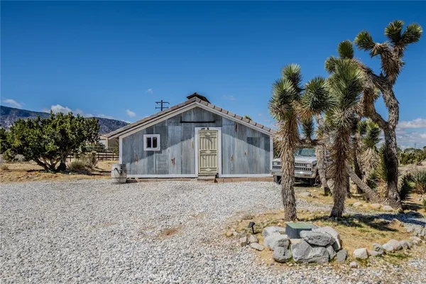 $310,000 | 10022 Silver Rock Road, Pinon Hills, CA 92372