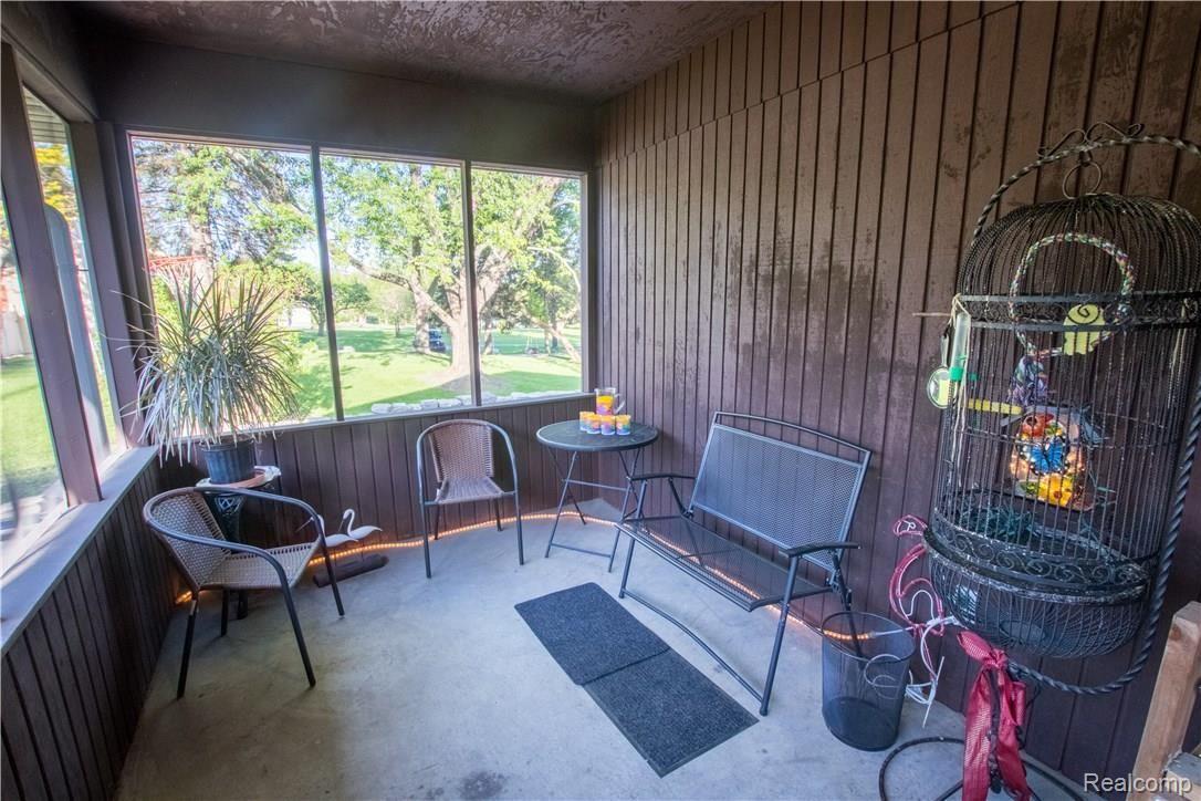 2772 West Tienken Road Rochester, MI 48306 - Photo 19 of 22 Sunroom.jpg