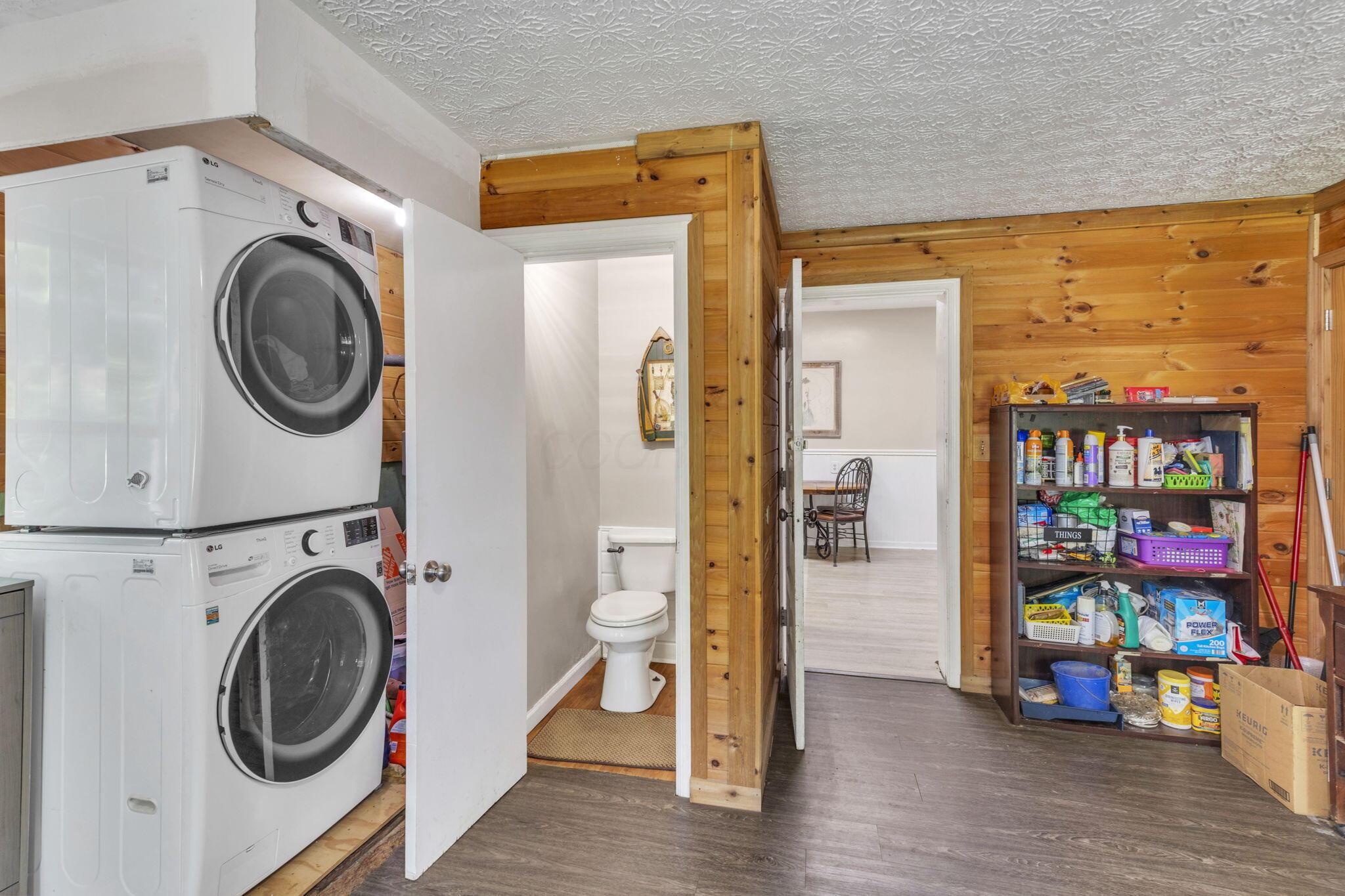 6646 Duffy Road Delaware, OH 43015 - Photo 24 of 61 Mud Room / 4 Season Room