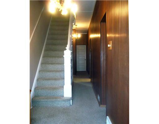 2000 Spring Street Arlington, PA 15210 - Photo 2 of 9 Entry/Foyer.