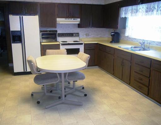 2000 Spring Street Arlington, PA 15210 - Photo 4 of 9 Kitchen.