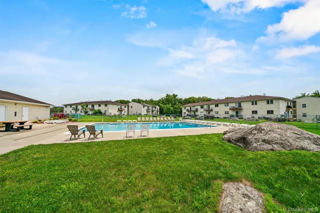 $250,000 | 276 Temple Hill Road, Unit 2604, New Windsor, NY 12553