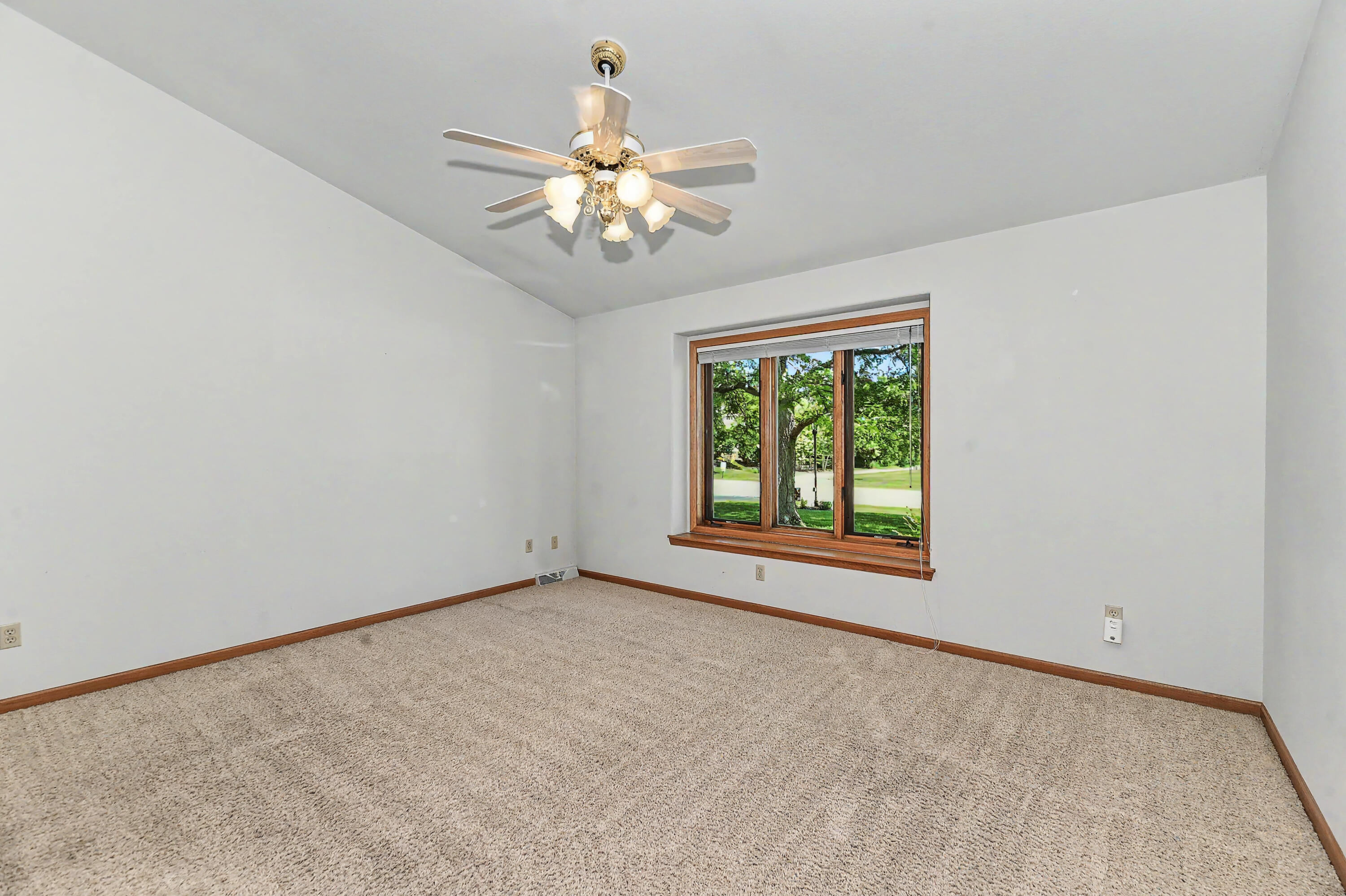 N22-w26492 Shooting Star Road, Unit 2 Pewaukee, WI 53072 - Photo 19 of 32 Primary bedroom