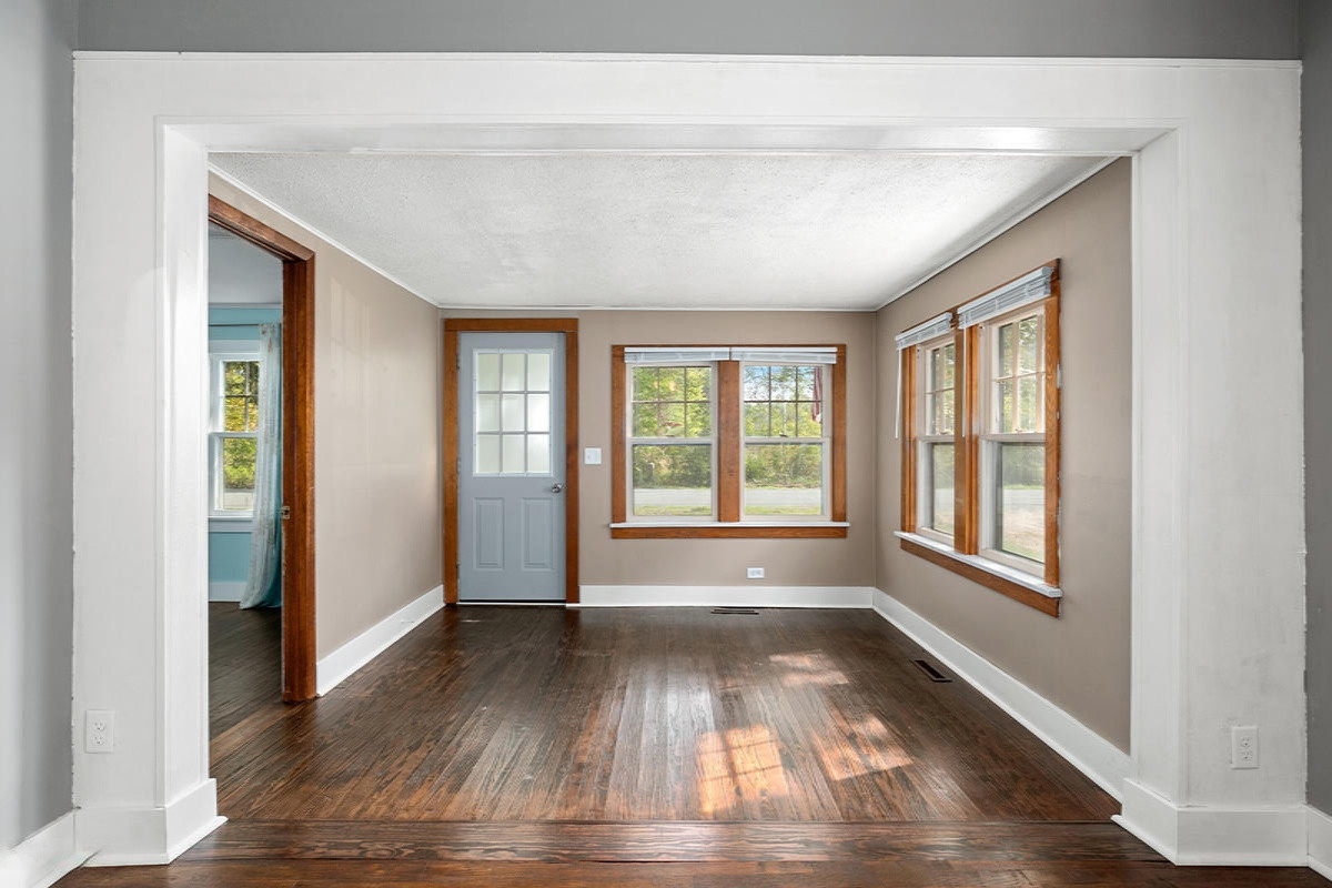 6369 Quarterline Road Spring Lake, MI 49456 - Photo 3 of 31 Living Room