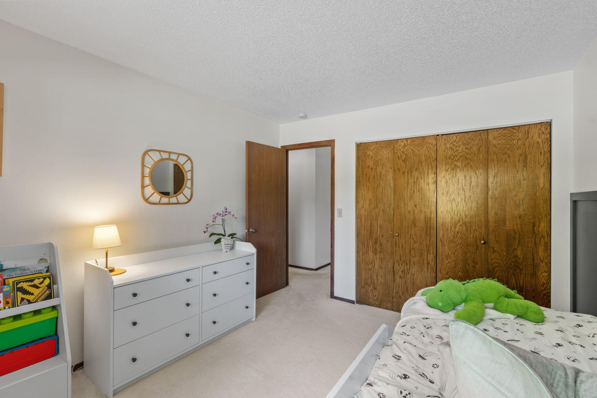 1595 Four Oaks Road Eagan, MN 55121 - Photo 22 of 33