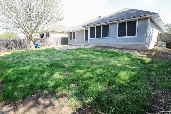 $1,900 | 2172 Bentwood Drive, New Braunfels, TX 78130