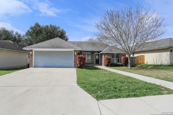 $1,900 | 2172 Bentwood Drive, New Braunfels, TX 78130