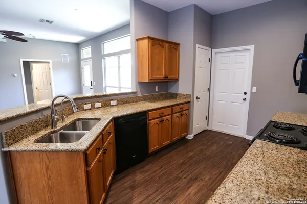 $1,900 | 2172 Bentwood Drive, New Braunfels, TX 78130