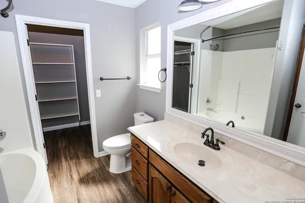 $1,900 | 2172 Bentwood Drive, New Braunfels, TX 78130