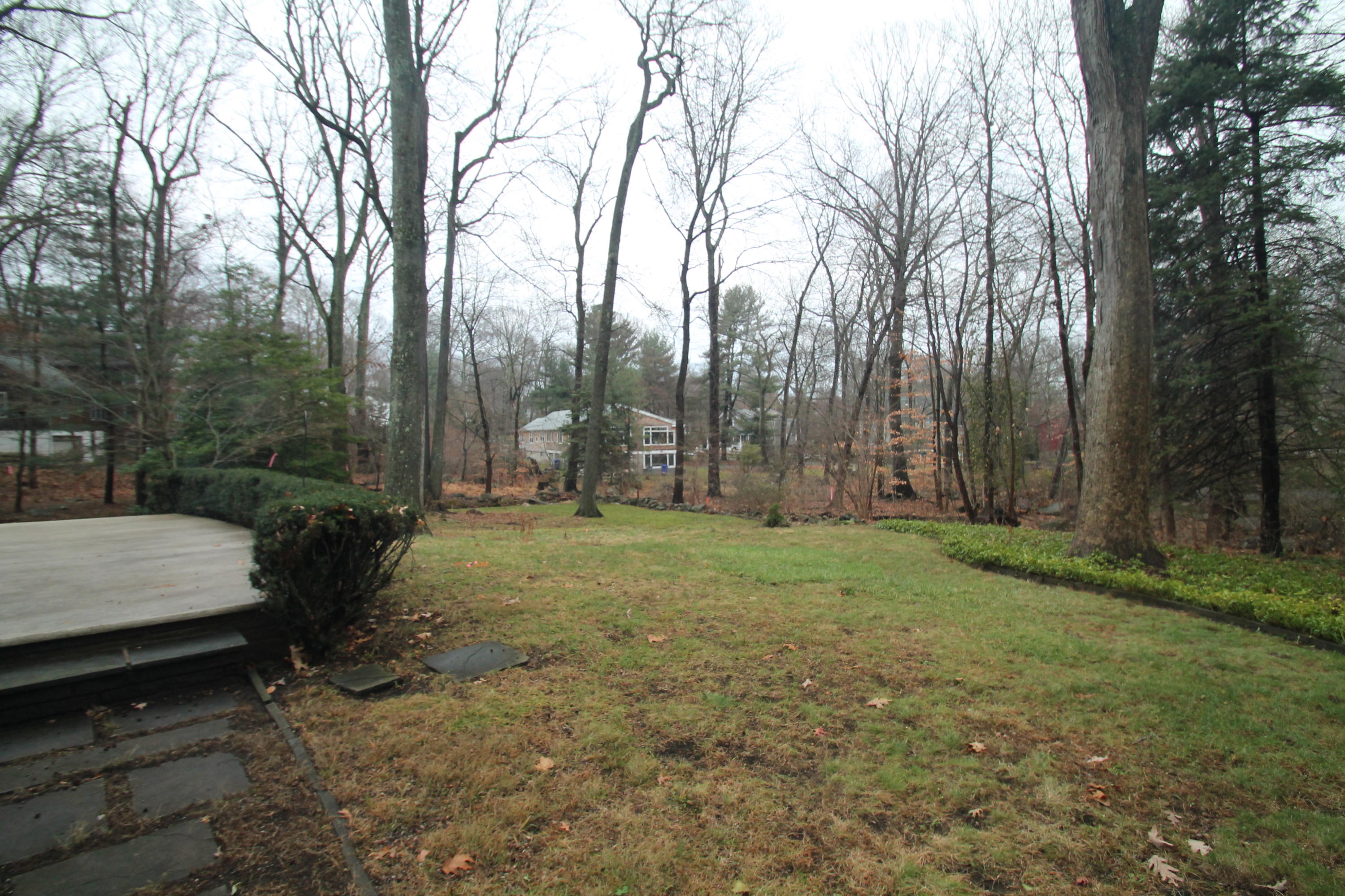 5 Little Brook Road Rowayton, CT 06853 - Photo 3 of 4 a view of outdoor space and yard